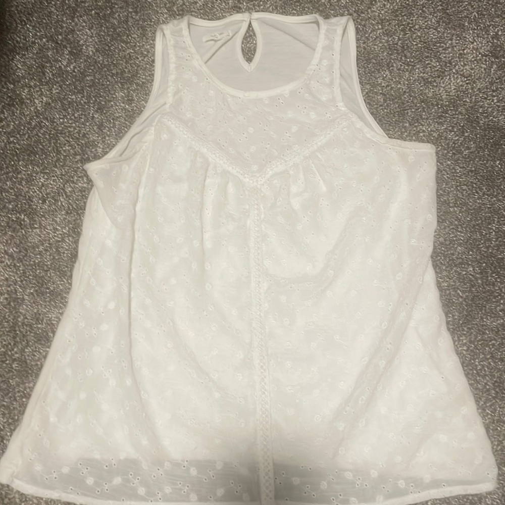Cute Eyelet Sleeveless Shirt